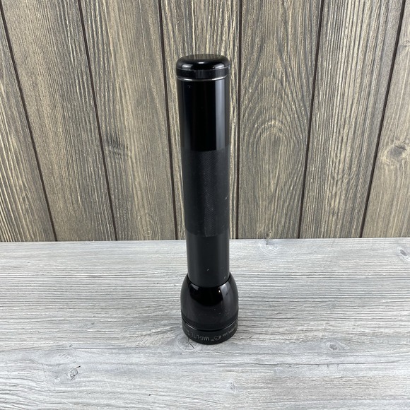 Vtg 10" Mag Lite Instrument 3D Cell Flashlight Ontario CA With Extra Light Bulb - Picture 5 of 16